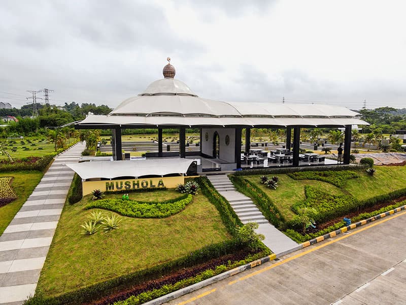 Musholla Al Azhar Memorial Garden